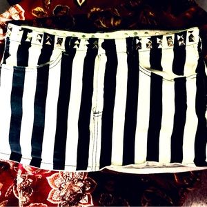 SOLD!  💀Widow💀 black & white striped miniskirt